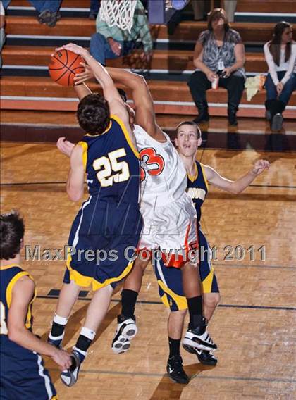 Thumbnail 2 in Seymour vs. Morristown-Hamblen East photogallery.
