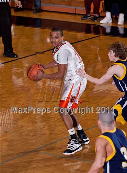Thumbnail 2 in Seymour vs. Morristown-Hamblen East photogallery.