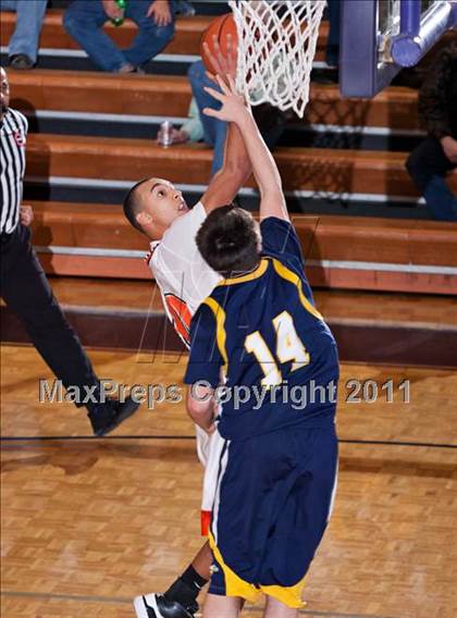 Thumbnail 2 in Seymour vs. Morristown-Hamblen East photogallery.