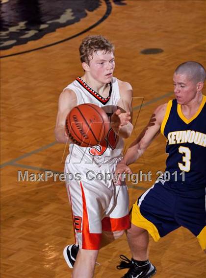 Thumbnail 3 in Seymour vs. Morristown-Hamblen East photogallery.