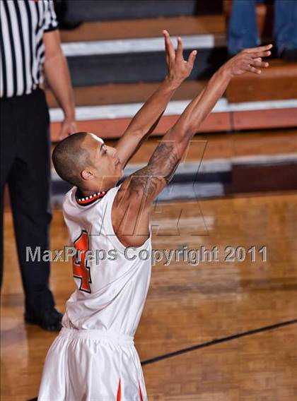 Thumbnail 2 in Seymour vs. Morristown-Hamblen East photogallery.