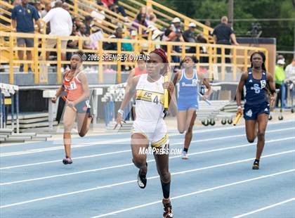 Thumbnail 3 in NCHSAA 2A & 4A Finals photogallery.