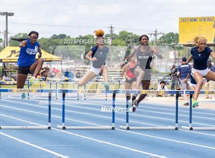 Thumbnail 2 in NCHSAA 2A & 4A Finals photogallery.