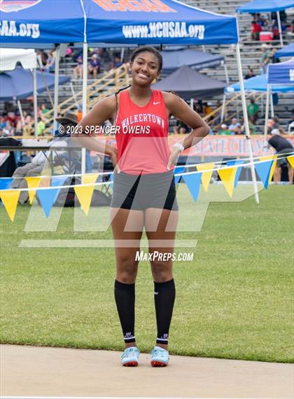 Thumbnail 2 in NCHSAA 2A & 4A Finals photogallery.