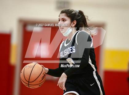Thumbnail 2 in Palisades vs Rolling Hills Prep (The Covid Showcase) photogallery.