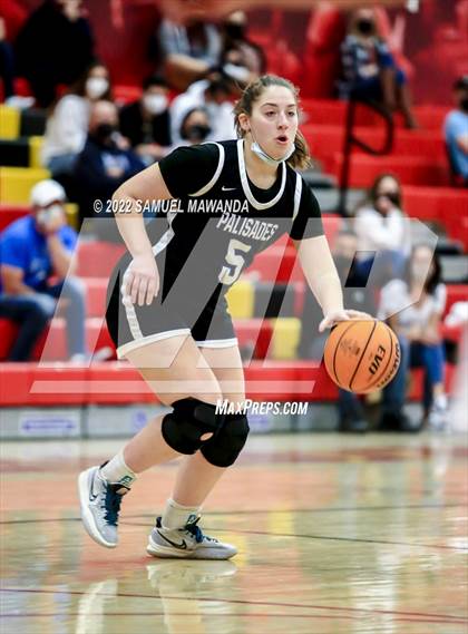 Thumbnail 2 in Palisades vs Rolling Hills Prep (The Covid Showcase) photogallery.