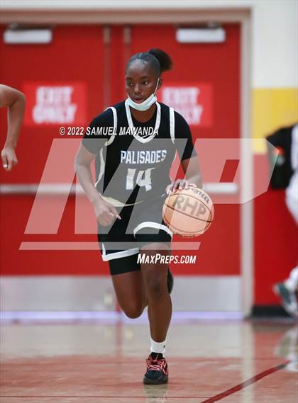 Thumbnail 1 in Palisades vs Rolling Hills Prep (The Covid Showcase) photogallery.