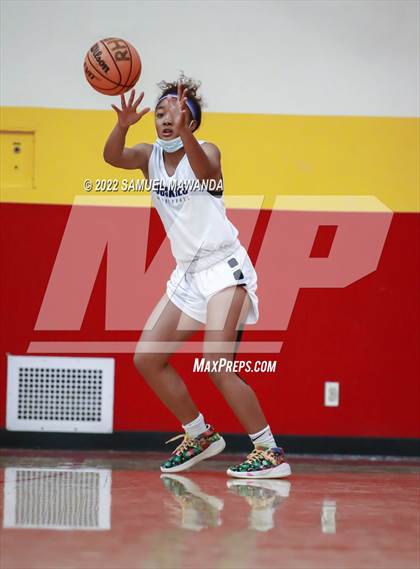 Thumbnail 1 in Palisades vs Rolling Hills Prep (The Covid Showcase) photogallery.