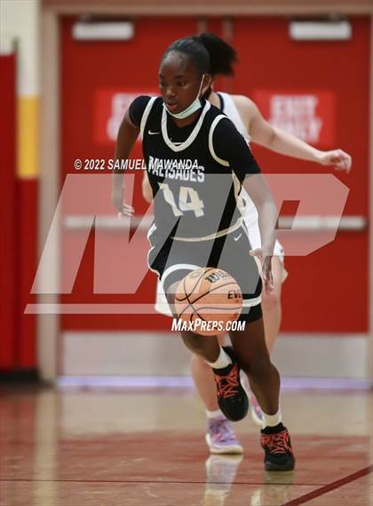 Thumbnail 3 in Palisades vs Rolling Hills Prep (The Covid Showcase) photogallery.