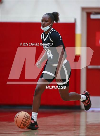Thumbnail 3 in Palisades vs Rolling Hills Prep (The Covid Showcase) photogallery.