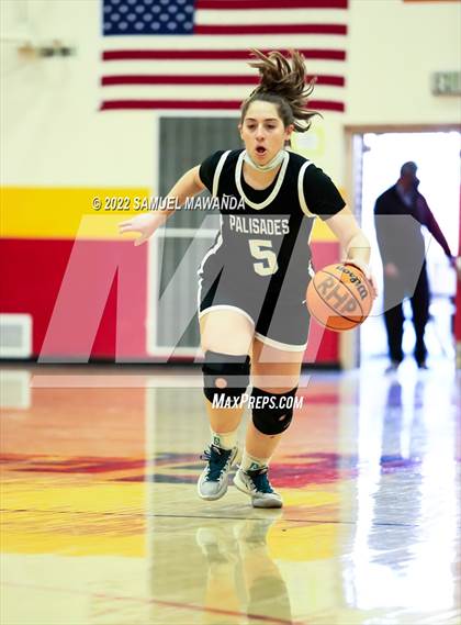 Thumbnail 2 in Palisades vs Rolling Hills Prep (The Covid Showcase) photogallery.