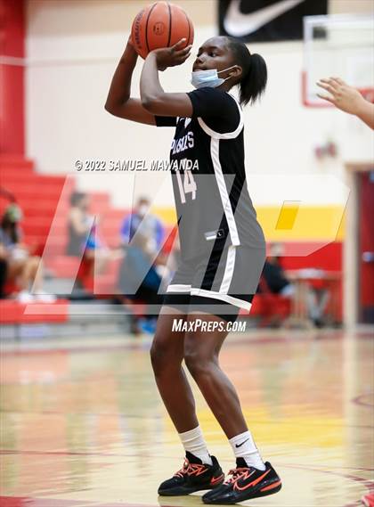 Thumbnail 3 in Palisades vs Rolling Hills Prep (The Covid Showcase) photogallery.