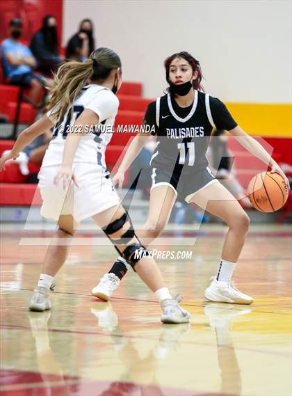 Thumbnail 1 in Palisades vs Rolling Hills Prep (The Covid Showcase) photogallery.