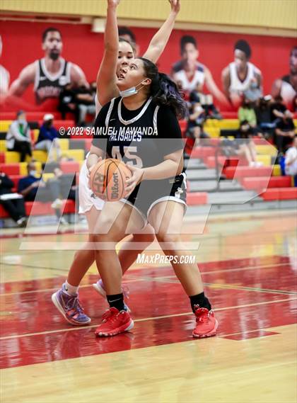Thumbnail 2 in Palisades vs Rolling Hills Prep (The Covid Showcase) photogallery.