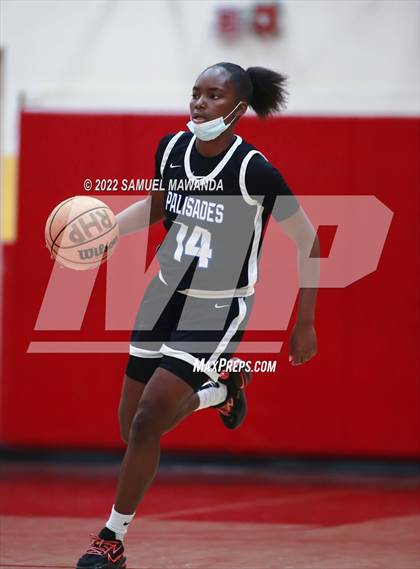Thumbnail 1 in Palisades vs Rolling Hills Prep (The Covid Showcase) photogallery.