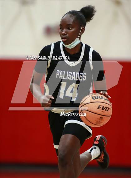 Thumbnail 2 in Palisades vs Rolling Hills Prep (The Covid Showcase) photogallery.