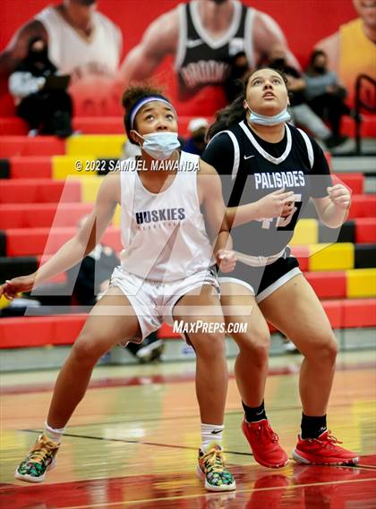 Thumbnail 2 in Palisades vs Rolling Hills Prep (The Covid Showcase) photogallery.