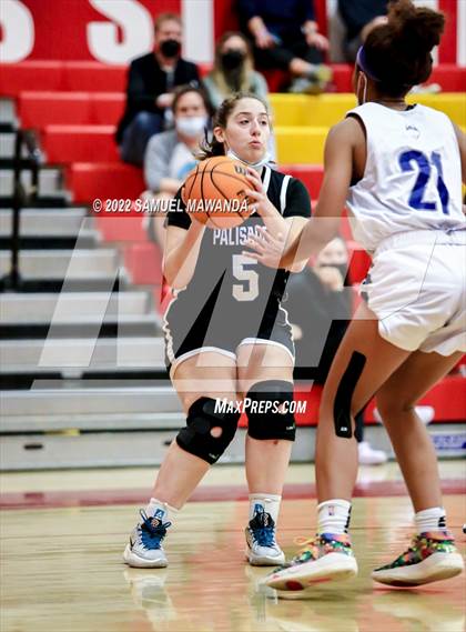 Thumbnail 1 in Palisades vs Rolling Hills Prep (The Covid Showcase) photogallery.