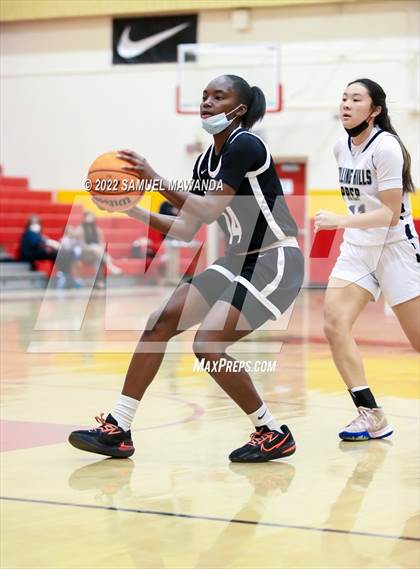 Thumbnail 1 in Palisades vs Rolling Hills Prep (The Covid Showcase) photogallery.
