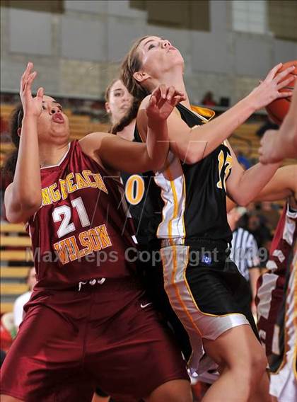 Thumbnail 3 in Wilson vs. Foothill (Nike Extravaganza) photogallery.