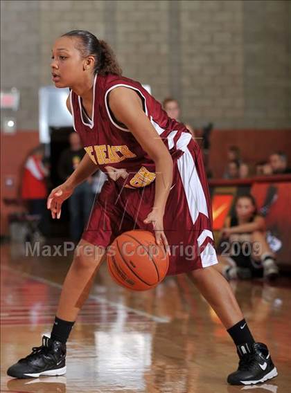 Thumbnail 1 in Wilson vs. Foothill (Nike Extravaganza) photogallery.