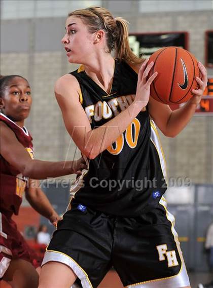 Thumbnail 3 in Wilson vs. Foothill (Nike Extravaganza) photogallery.