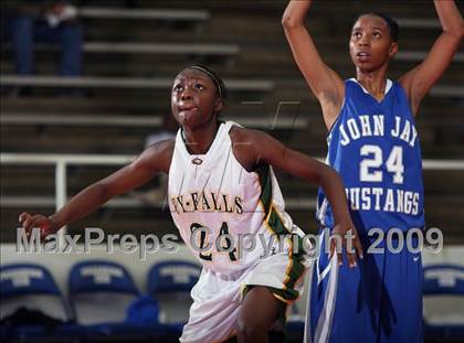 Thumbnail 3 in Jay vs Cypress Falls (McDonalds Texas Invitational) photogallery.