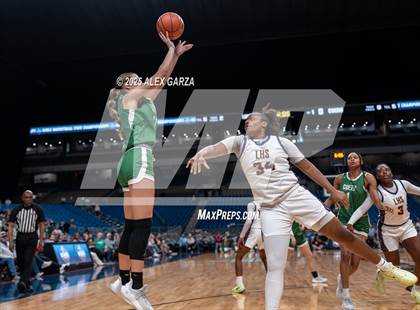 Thumbnail 2 in Cuero vs. Lincoln (UIL 4A Basketball Division II Final) photogallery.