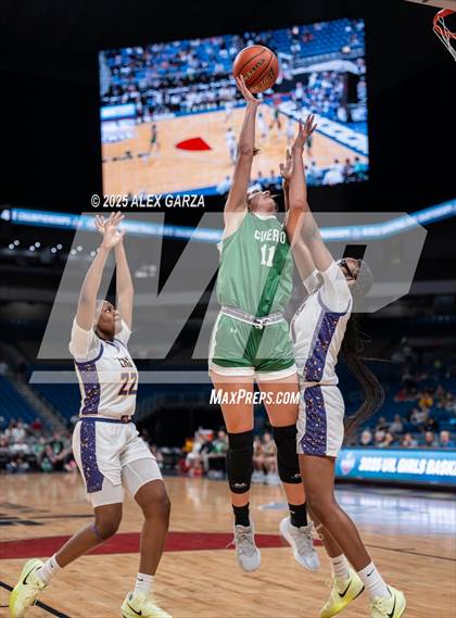 Thumbnail 3 in Cuero vs. Lincoln (UIL 4A Basketball Division II Final) photogallery.