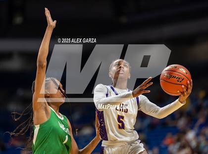 Thumbnail 2 in Cuero vs. Lincoln (UIL 4A Basketball Division II Final) photogallery.
