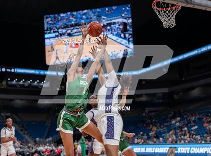 Thumbnail 2 in Cuero vs. Lincoln (UIL 4A Basketball Division II Final) photogallery.