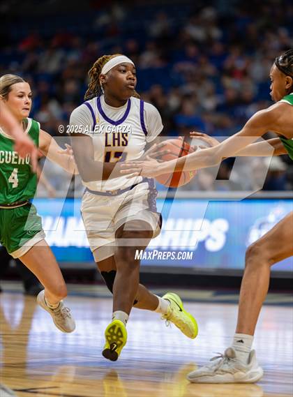 Thumbnail 3 in Cuero vs. Lincoln (UIL 4A Basketball Division II Final) photogallery.