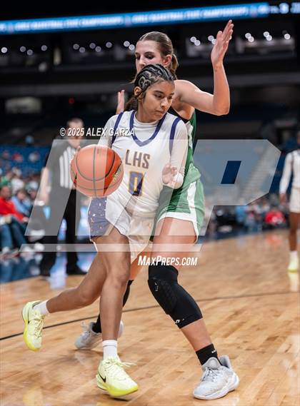 Thumbnail 2 in Cuero vs. Lincoln (UIL 4A Basketball Division II Final) photogallery.