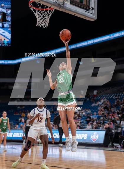 Thumbnail 2 in Cuero vs. Lincoln (UIL 4A Basketball Division II Final) photogallery.
