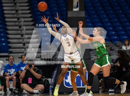 Thumbnail 2 in Cuero vs. Lincoln (UIL 4A Basketball Division II Final) photogallery.