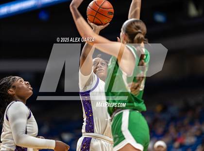 Thumbnail 1 in Cuero vs. Lincoln (UIL 4A Basketball Division II Final) photogallery.