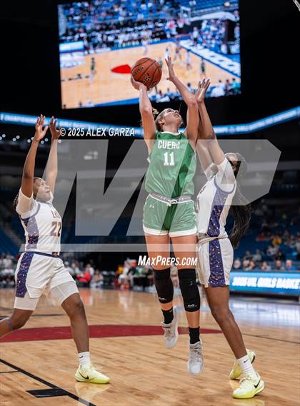Thumbnail 2 in Cuero vs. Lincoln (UIL 4A Basketball Division II Final) photogallery.
