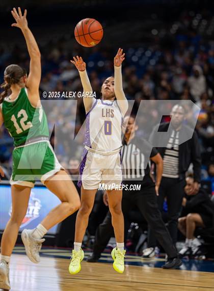Thumbnail 2 in Cuero vs. Lincoln (UIL 4A Basketball Division II Final) photogallery.