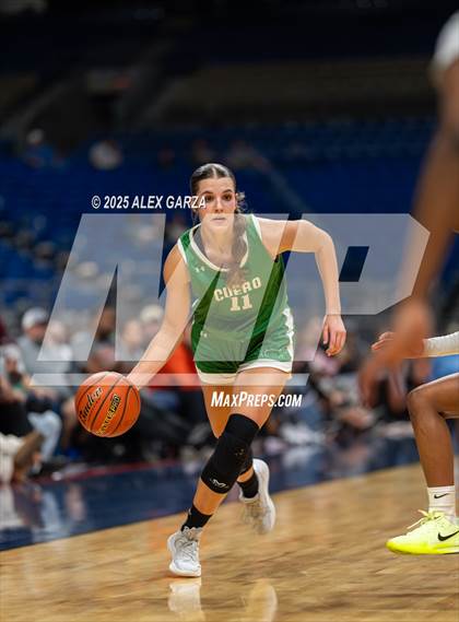 Thumbnail 3 in Cuero vs. Lincoln (UIL 4A Basketball Division II Final) photogallery.
