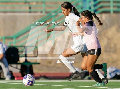 Thumbnail 3 in Mojave vs Virgin Valley (NIAA 3A Southern Region Playoffs) photogallery.