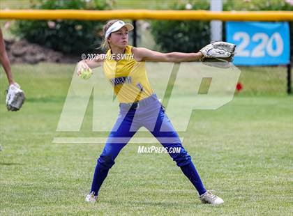 Thumbnail 3 in Davenport North vs Southeast Polk (Jefferson Varsity Classic) photogallery.