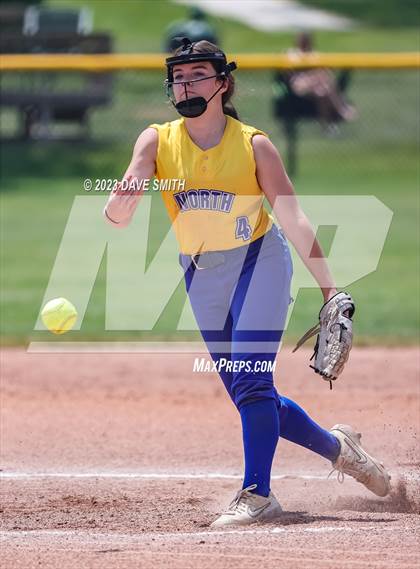 Thumbnail 3 in Davenport North vs Southeast Polk (Jefferson Varsity Classic) photogallery.
