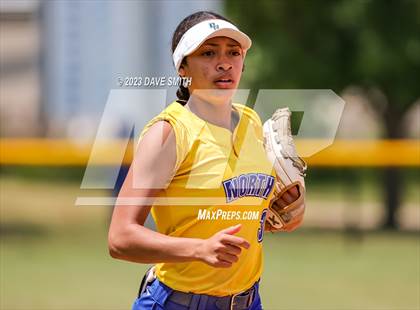 Thumbnail 2 in Davenport North vs Southeast Polk (Jefferson Varsity Classic) photogallery.