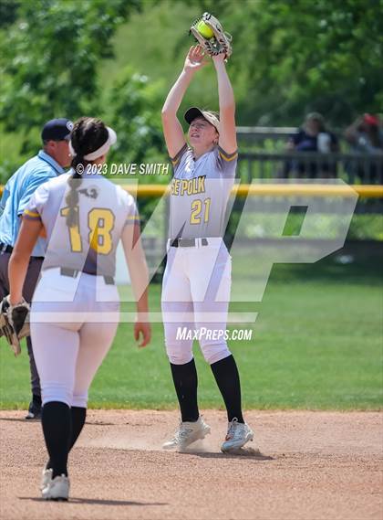 Thumbnail 1 in Davenport North vs Southeast Polk (Jefferson Varsity Classic) photogallery.