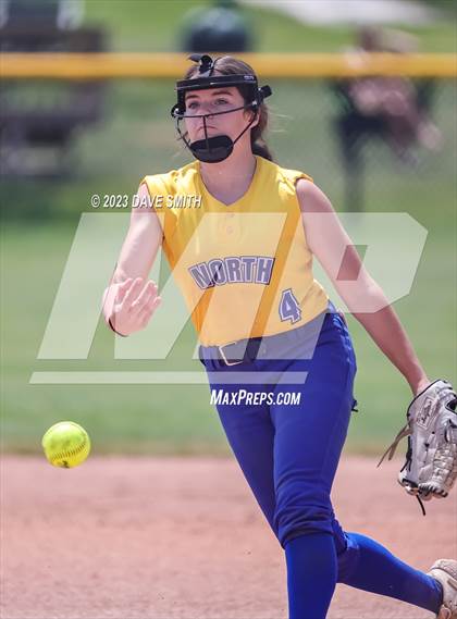 Thumbnail 3 in Davenport North vs Southeast Polk (Jefferson Varsity Classic) photogallery.