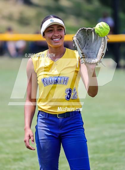 Thumbnail 1 in Davenport North vs Southeast Polk (Jefferson Varsity Classic) photogallery.