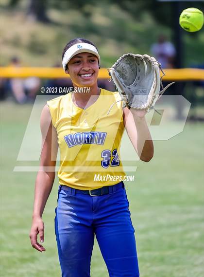 Thumbnail 3 in Davenport North vs Southeast Polk (Jefferson Varsity Classic) photogallery.