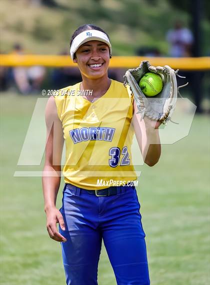 Thumbnail 2 in Davenport North vs Southeast Polk (Jefferson Varsity Classic) photogallery.