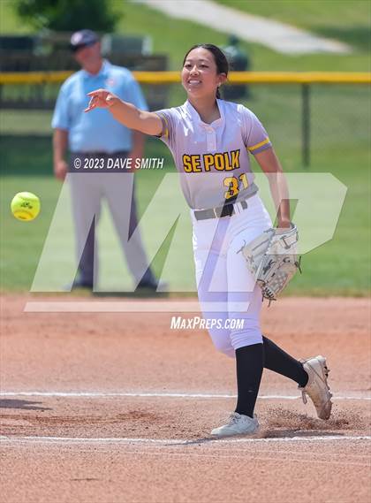 Thumbnail 3 in Davenport North vs Southeast Polk (Jefferson Varsity Classic) photogallery.
