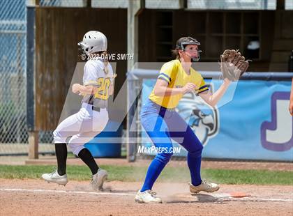 Thumbnail 1 in Davenport North vs Southeast Polk (Jefferson Varsity Classic) photogallery.